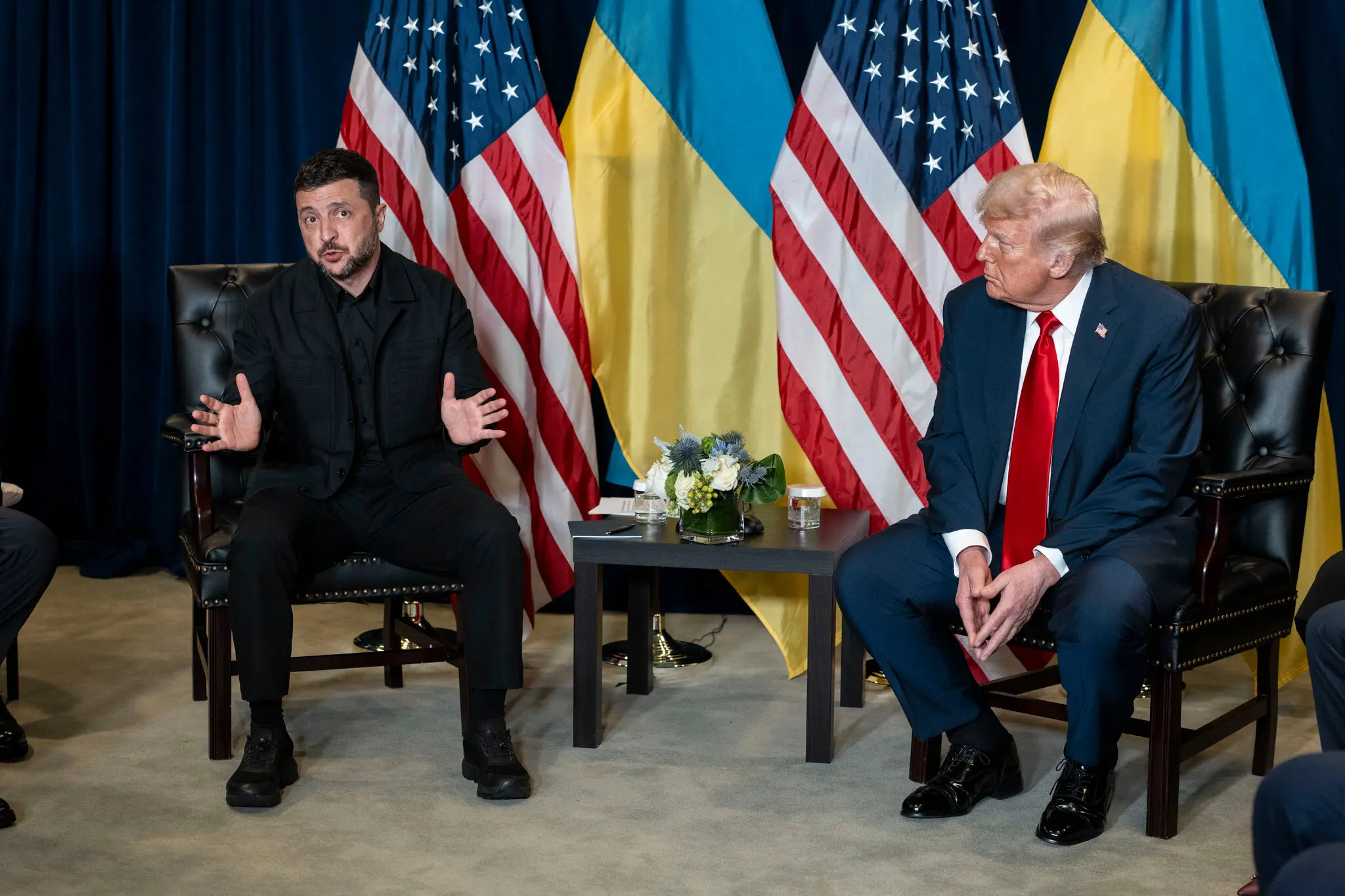 Дональд Трамп «умиває руки» від війни в Україні: чому розворот може бути поганою новиною для Зеленського - The Telegraph